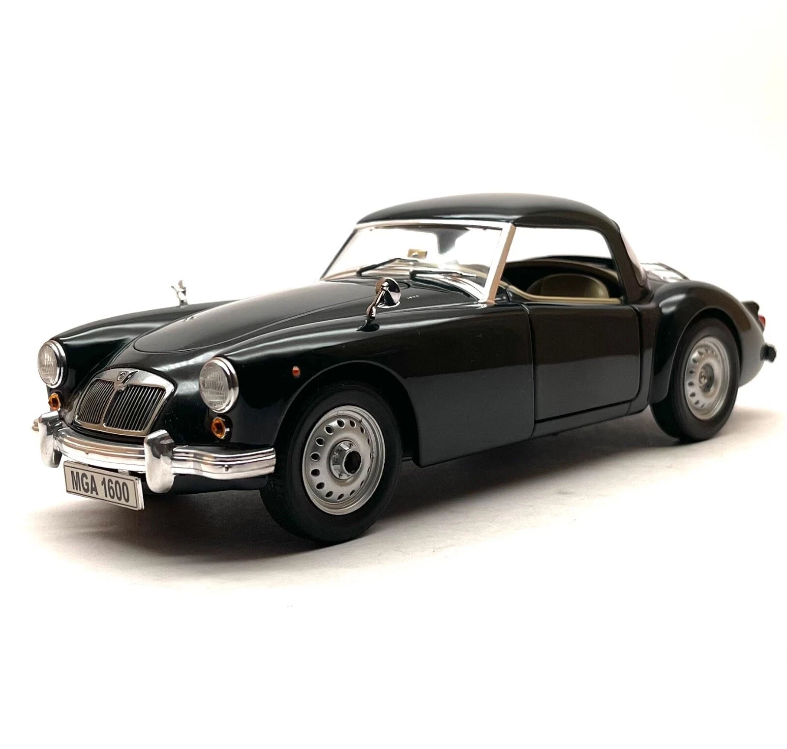 MG A Roadster 1:18 schwarz