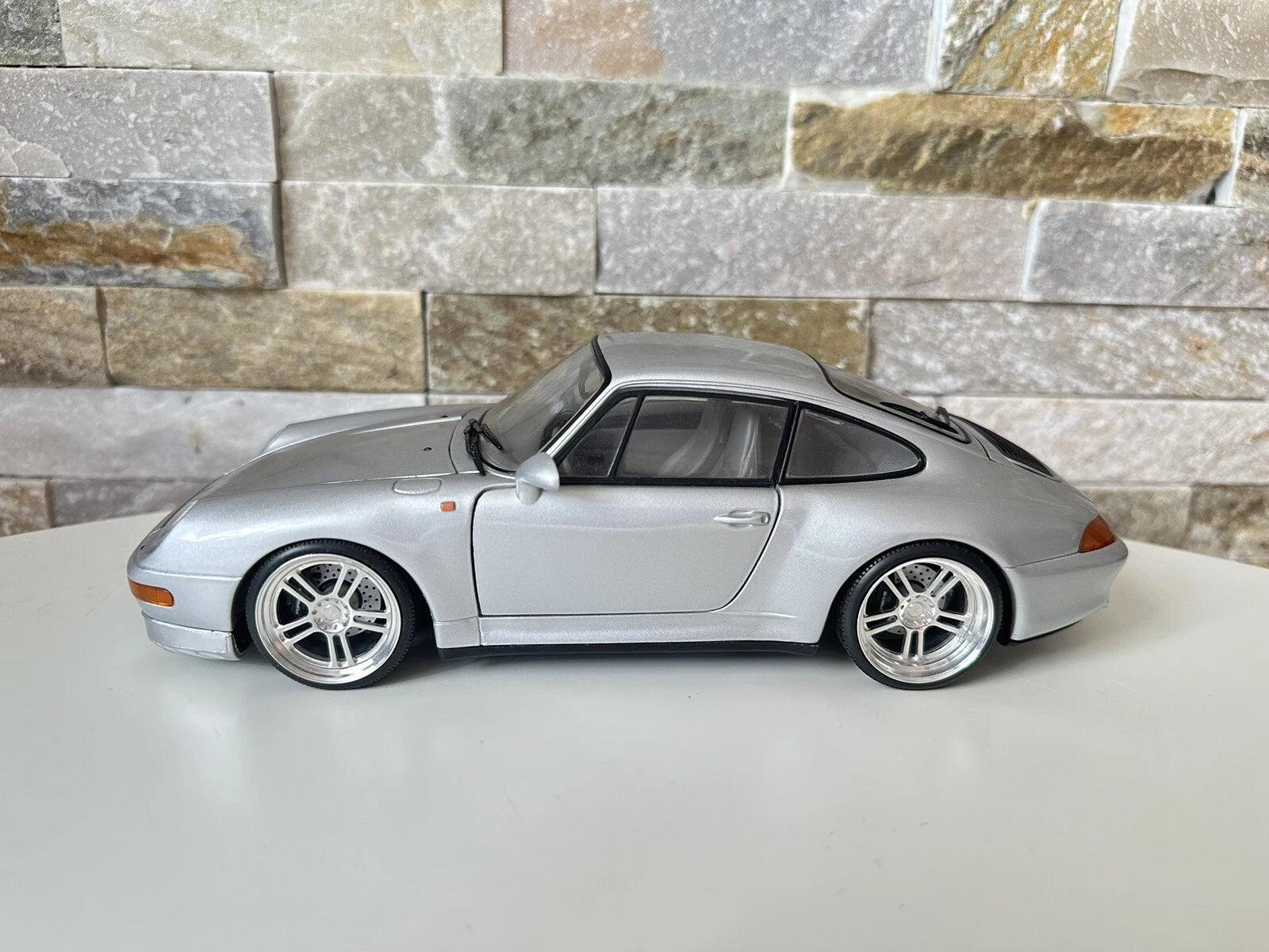 Porsche 911 (993) Coupe New
