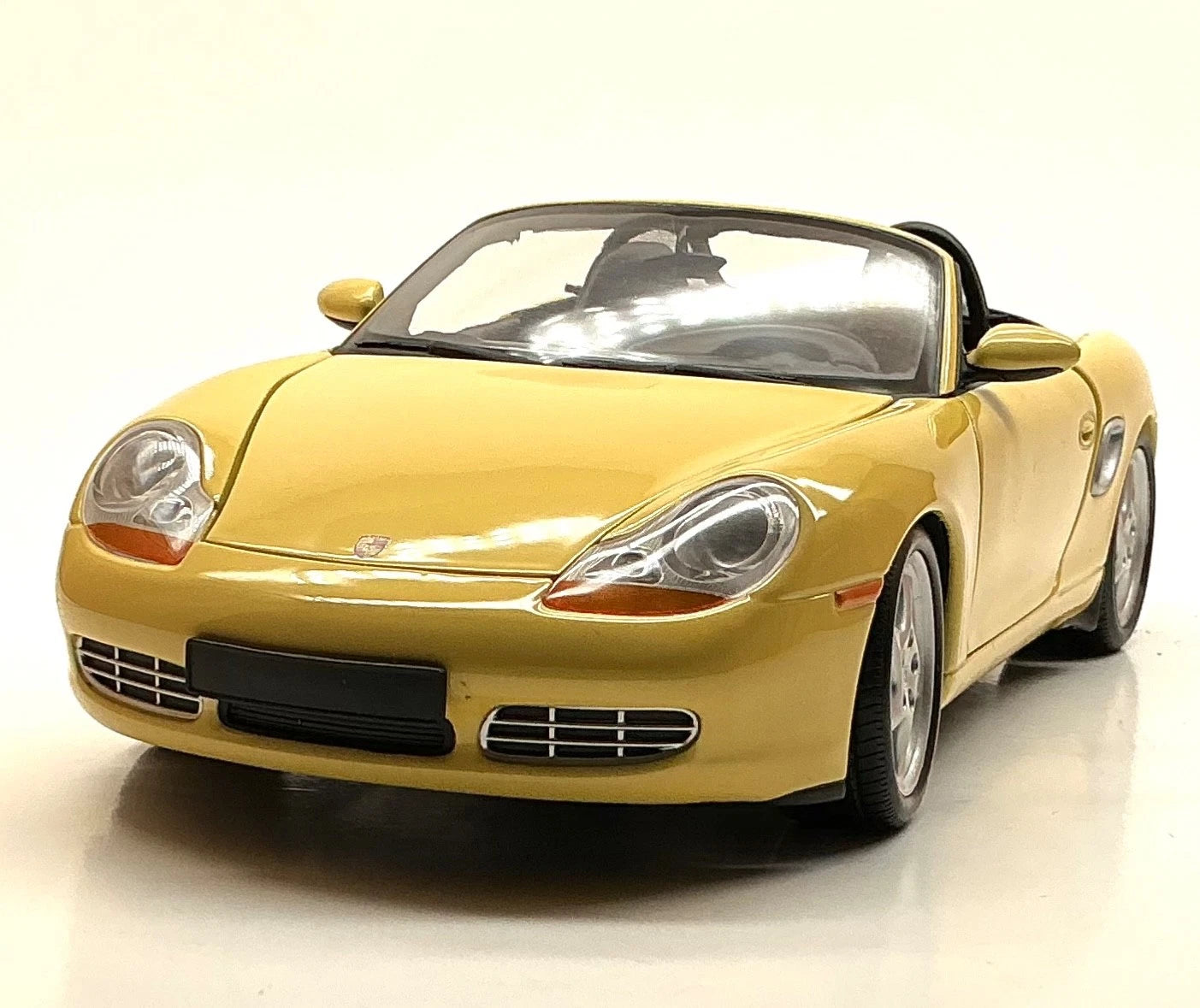 Porsche Boxster S 1:18 Hot