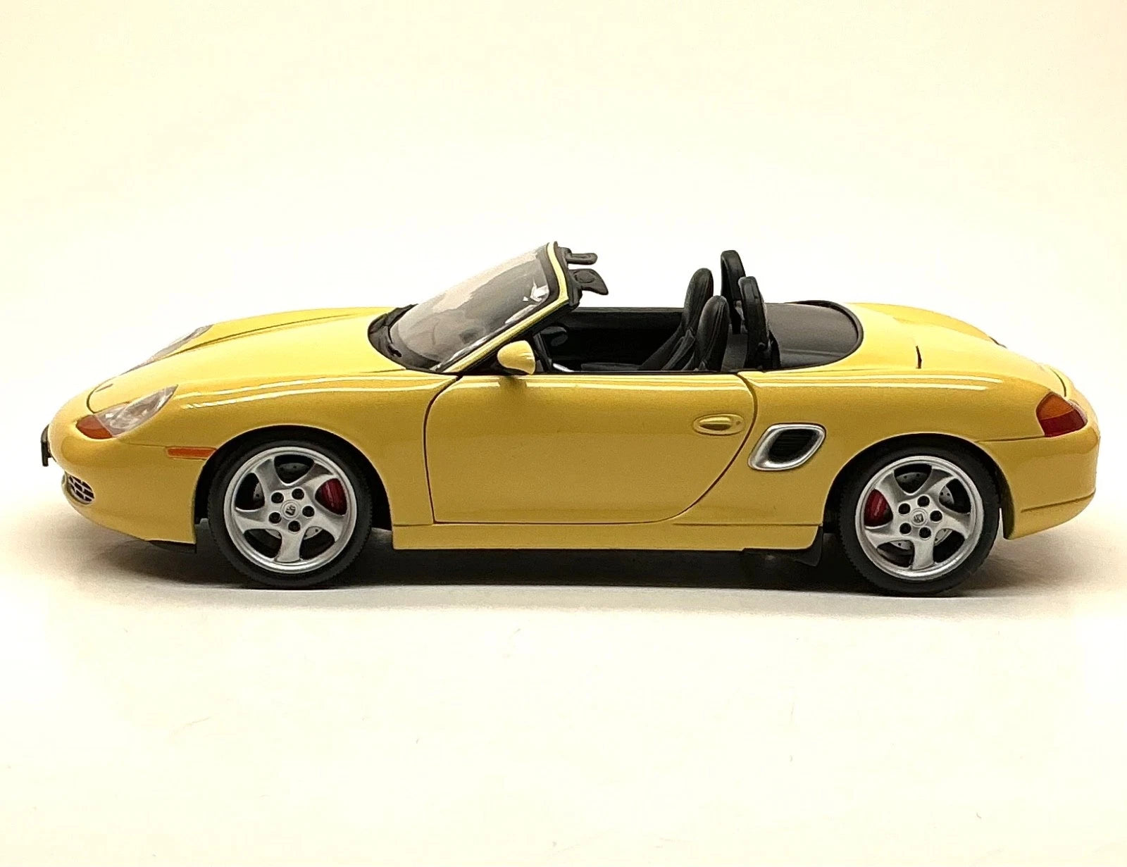 Porsche Boxster UT gelb 1:18