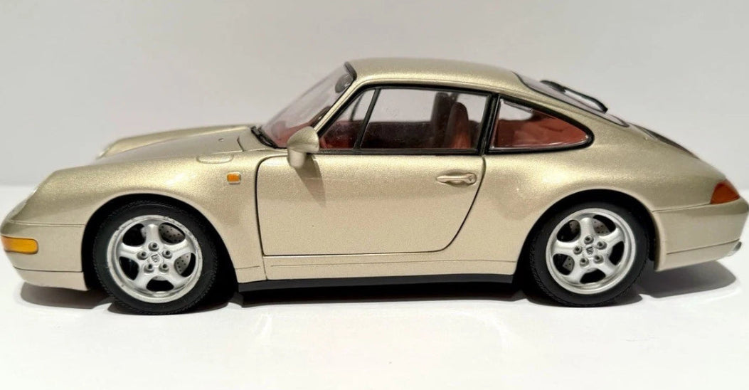 Porsche 911 (993) Coupe gold