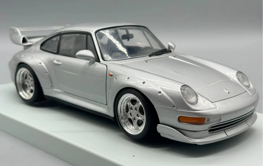 Porsche 911 GT2 1997 1:18