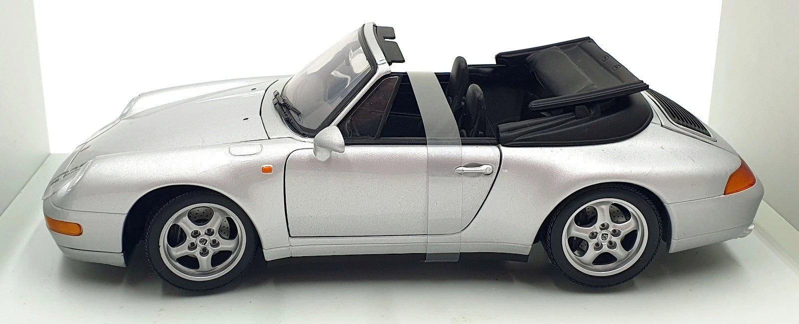 Porsche 911 (993) Cabriolet 1:18