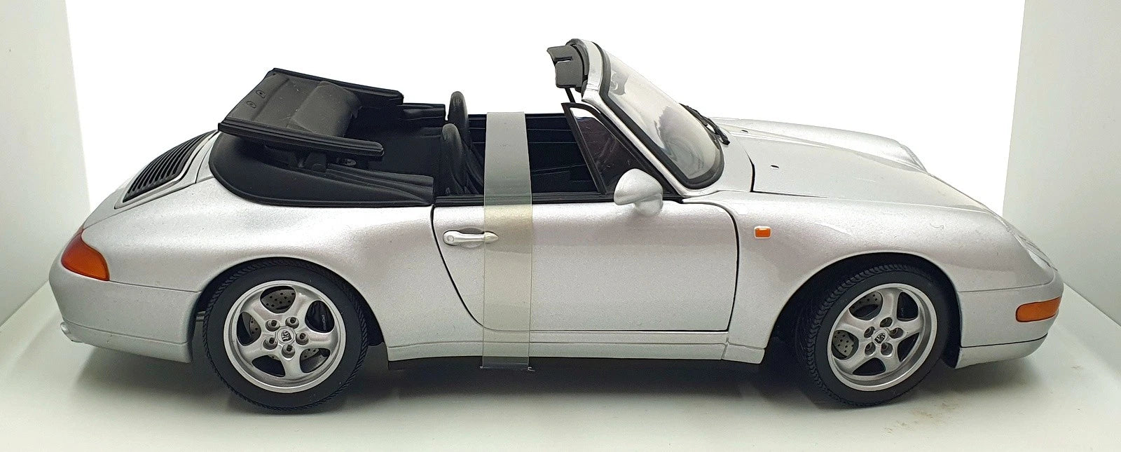 Porsche 911 (993) Cabriolet 1:18