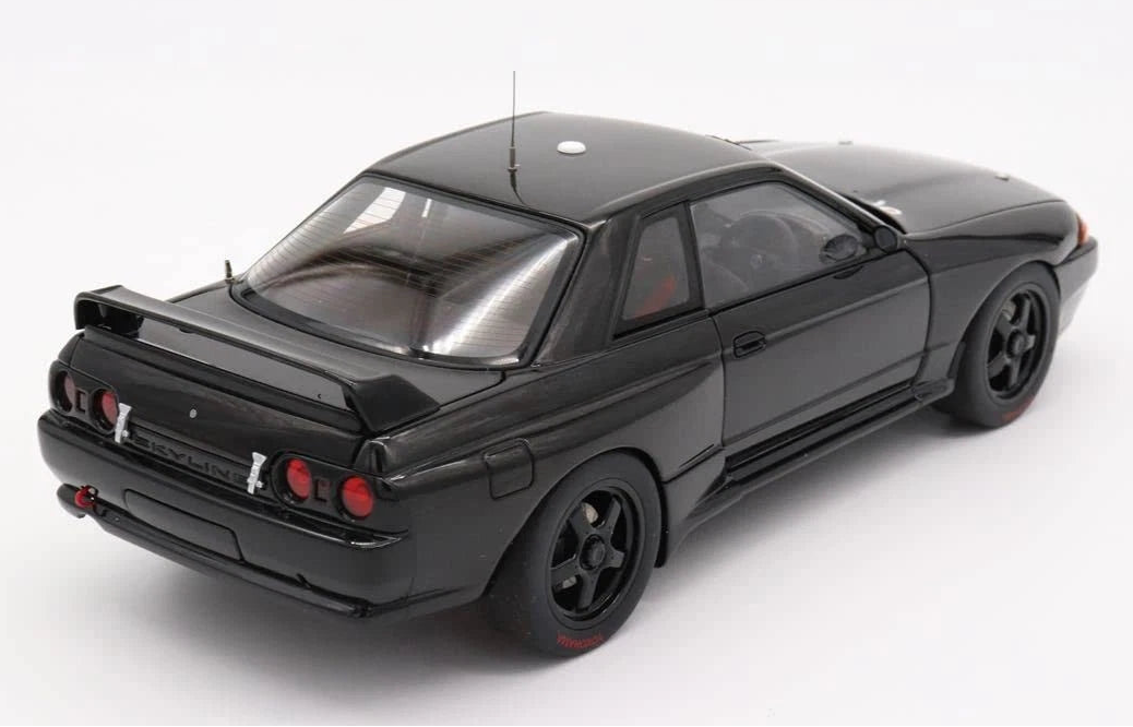 Nissan Skyline GT-R (R32) Plain Body Rarität 1:18