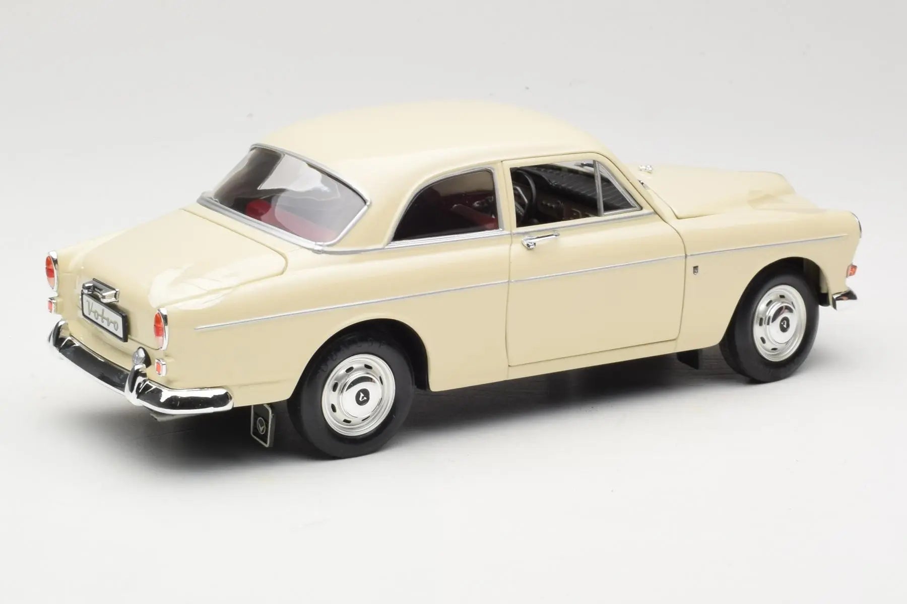 Volvo P 121 Amazon 1:18