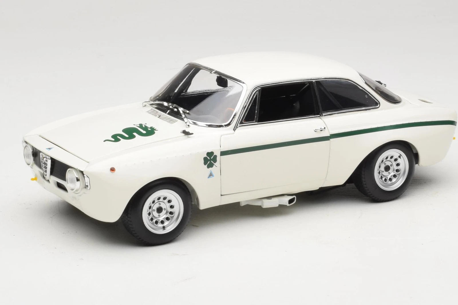 Alfa Romeo GTA 1300 Junior 1971 Limited 1:18
