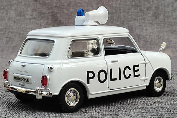 Morris Mini Cooper ''Police'' 1961 1:18