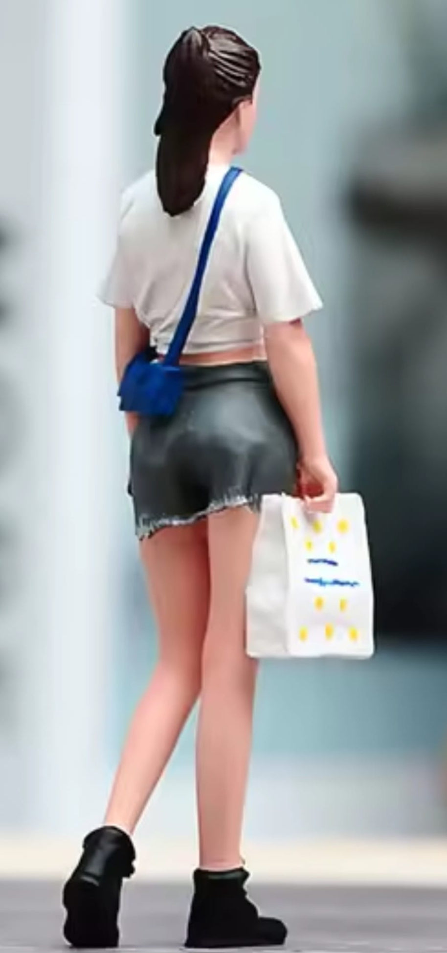 Mädchen mit Hotpants 1:18