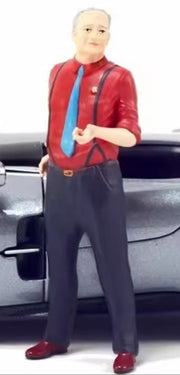 Enzo Ferrari stehend mit rotem Hemd 1:18