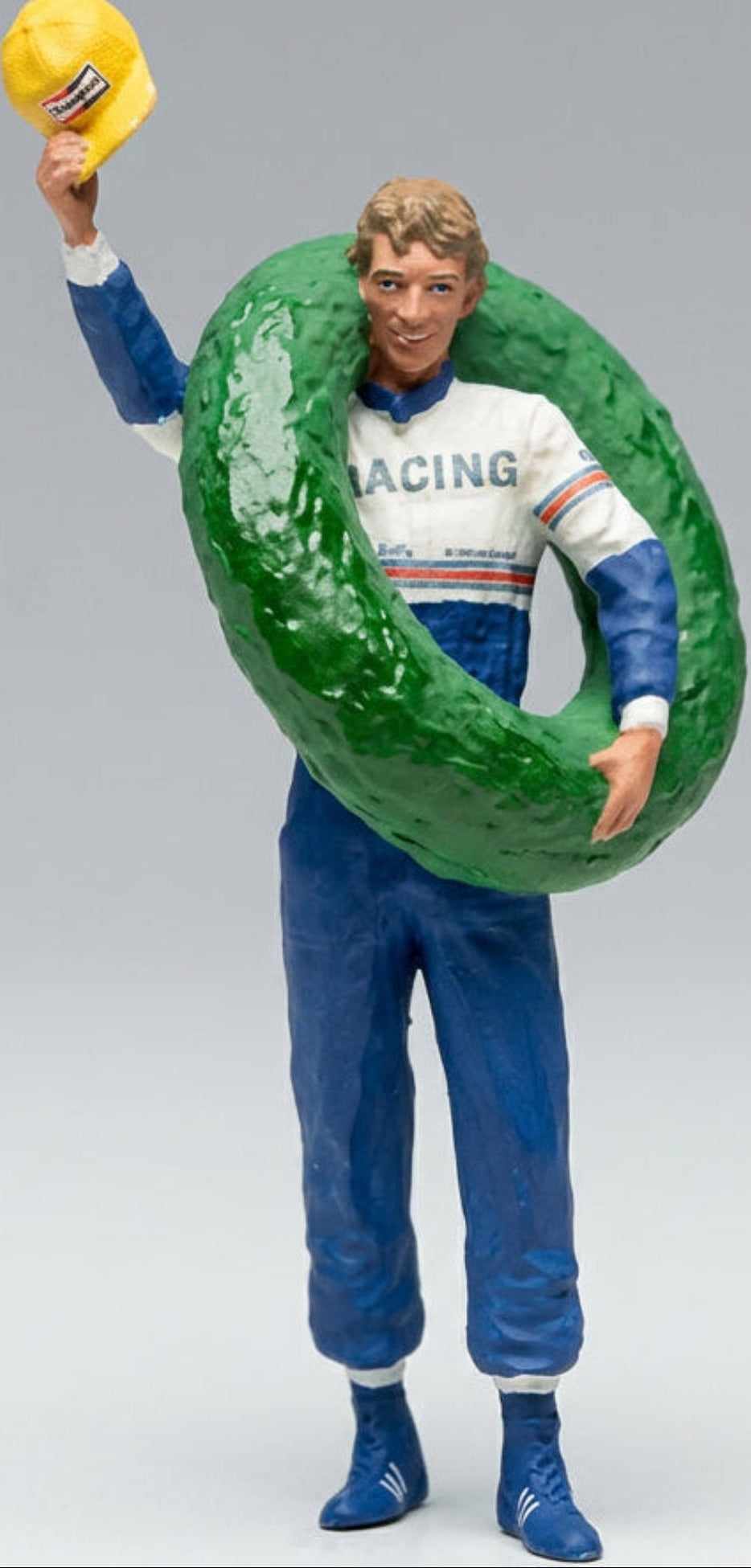 Stefan Bellof Rennfahrer mit Siegerkranz 1:18