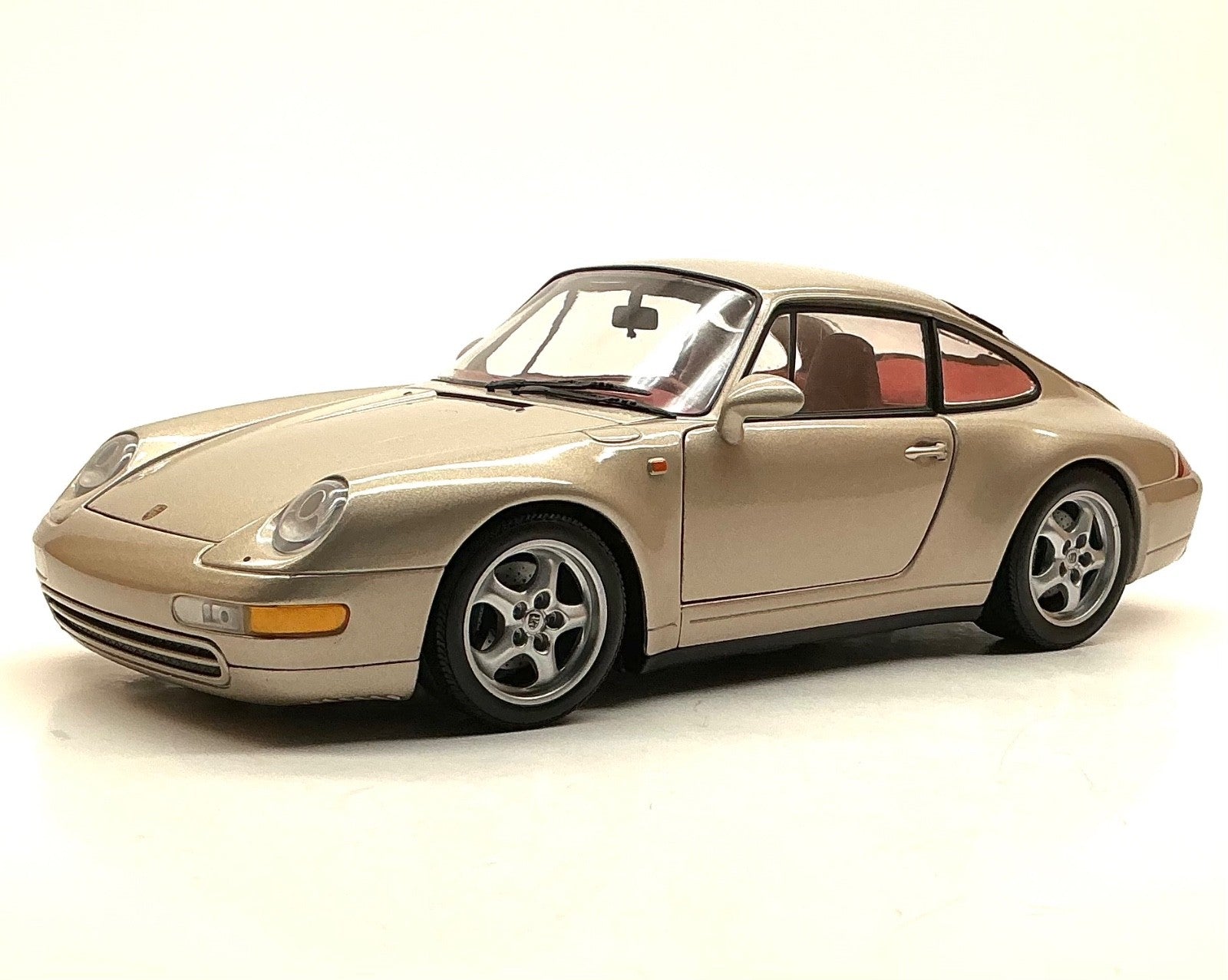Porsche 911 (993) Coupe 1:18